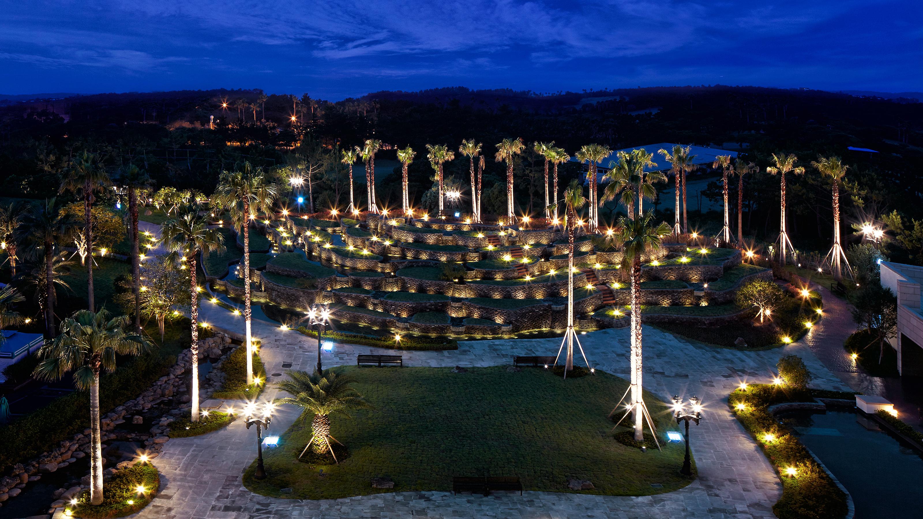 Kensington Jeju Hotel מראה חיצוני תמונה The resort at night