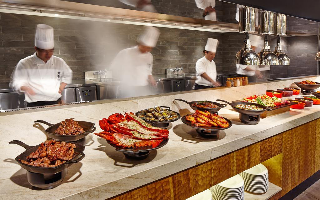 Kensington Jeju Hotel מראה חיצוני תמונה A buffet at a restaurant
