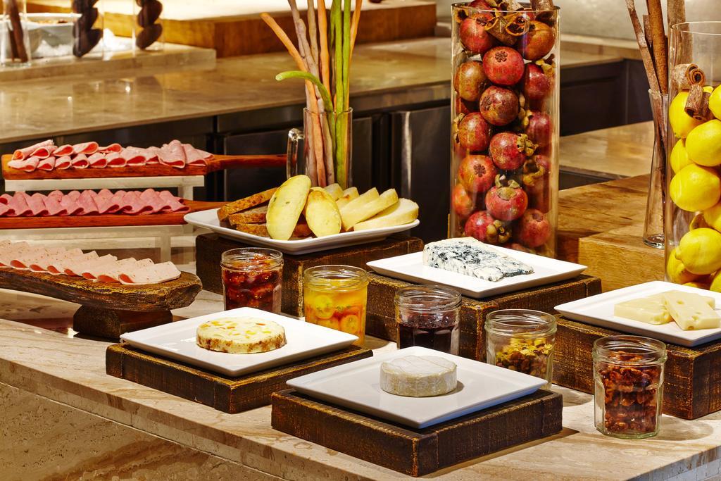 Kensington Jeju Hotel מראה חיצוני תמונה A cheese platter