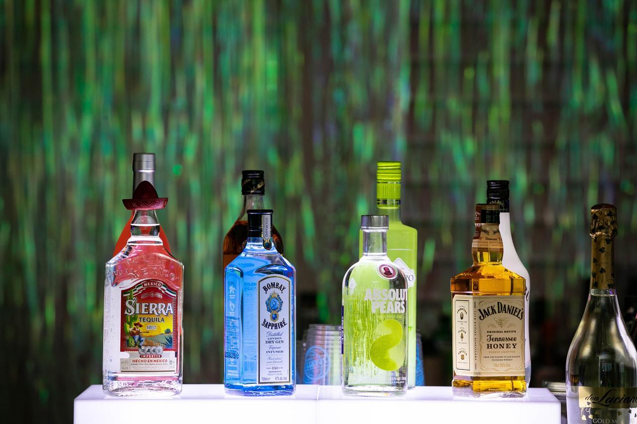 Kensington Jeju Hotel מראה חיצוני תמונה Sierra Tequila, G'Vine, Tanqueray, and Jack Daniel's