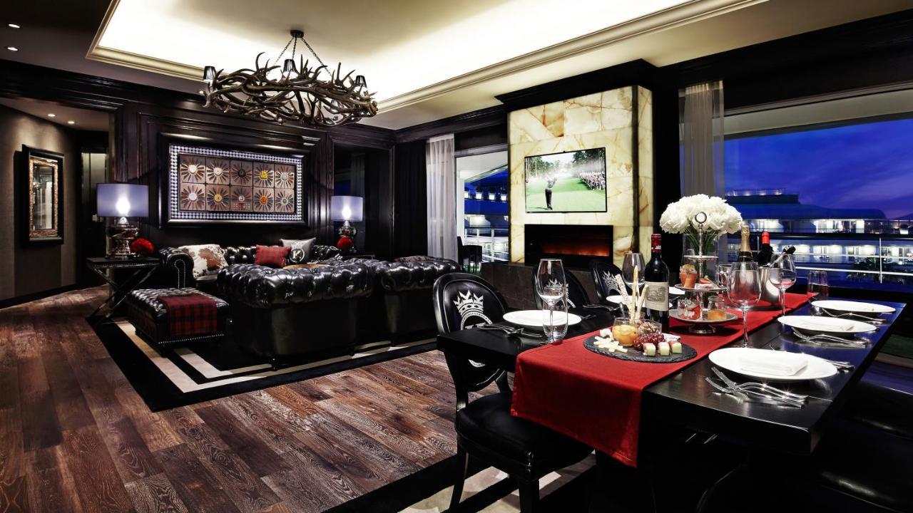 Kensington Jeju Hotel מראה חיצוני תמונה The interior of the 1000-square-metre (1,100-sq yd) penthouse